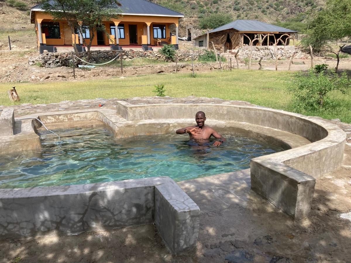 Lake Natron Maasai Guesthouse Mtowabaga Eksteriør bilde
