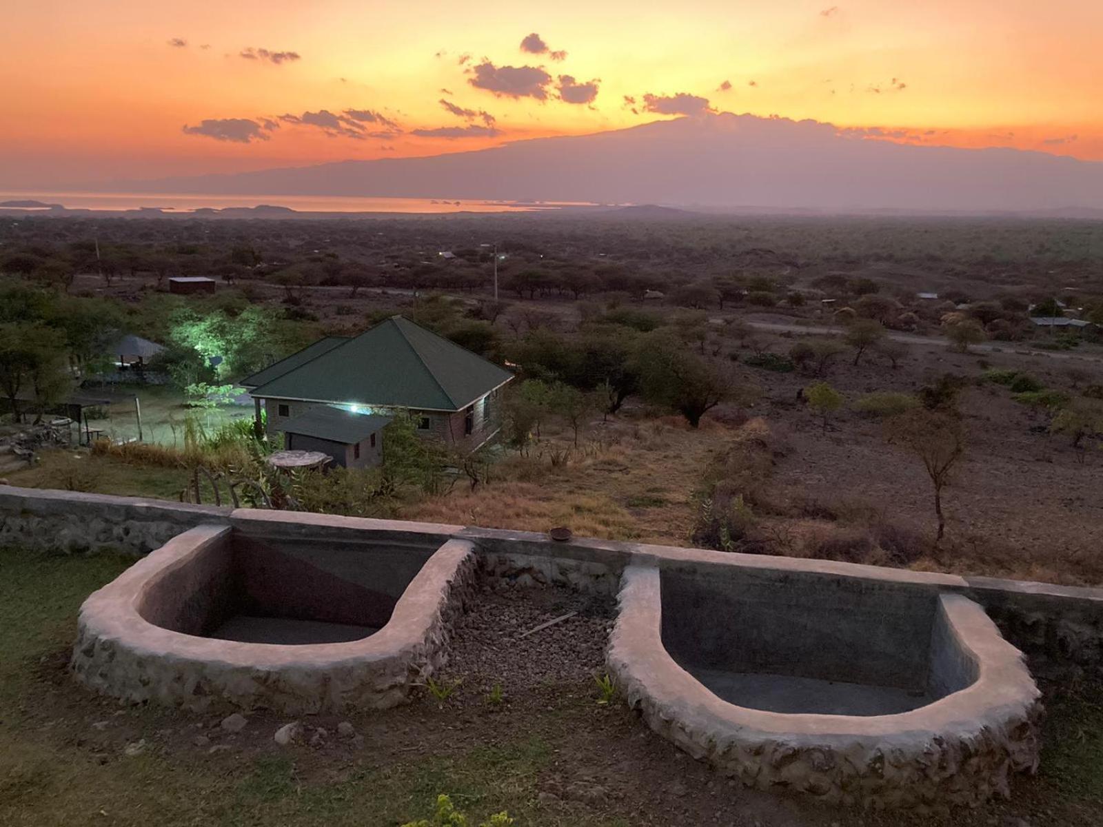 Lake Natron Maasai Guesthouse Mtowabaga Eksteriør bilde